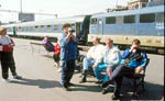 (Bild: 34) Finska linjen i Ungern 1993-04. P en av Budapests jrnvgstationer fr att ka till Balatonsjn.