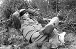 (Bild: 1) Bertil Olsson avspnt i skogen.